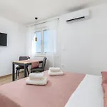 Skyline Apartment