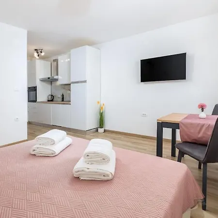Skyline Apartment